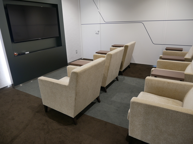 プジョー名古屋名東