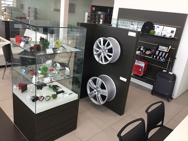 アウディ名古屋西